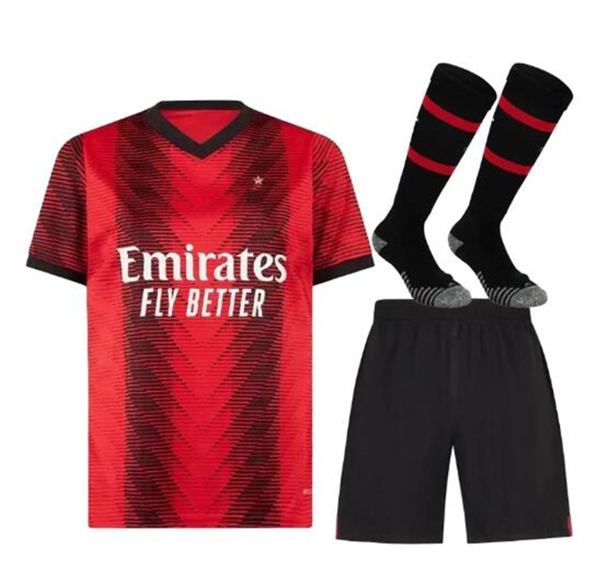 23 24 4Th Black Kit+socks