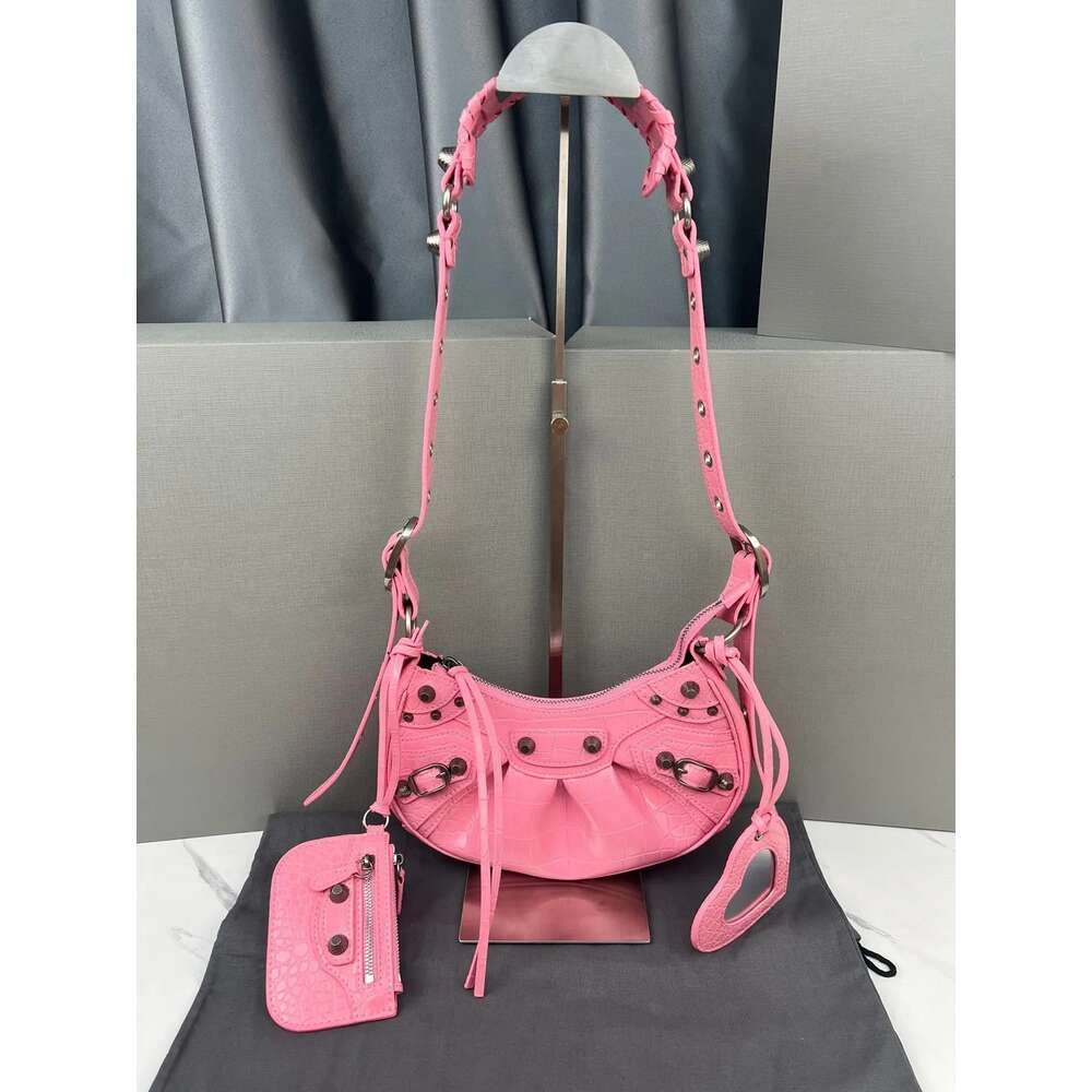 Pink crocodile 26cm