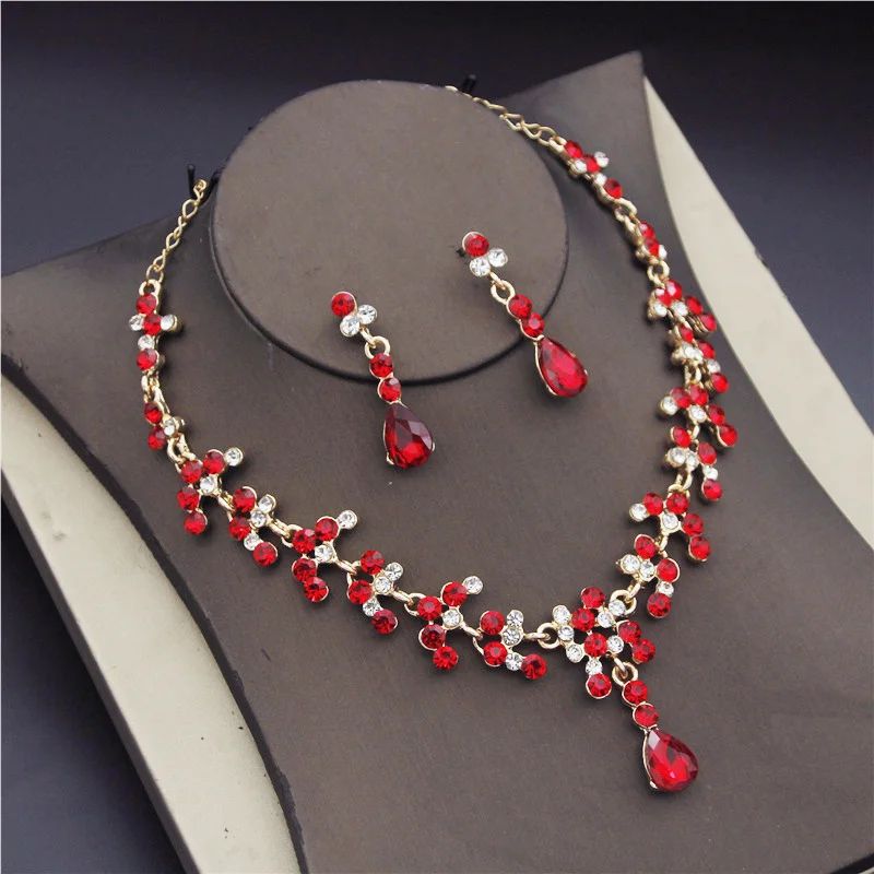 Metal color:Red necklace