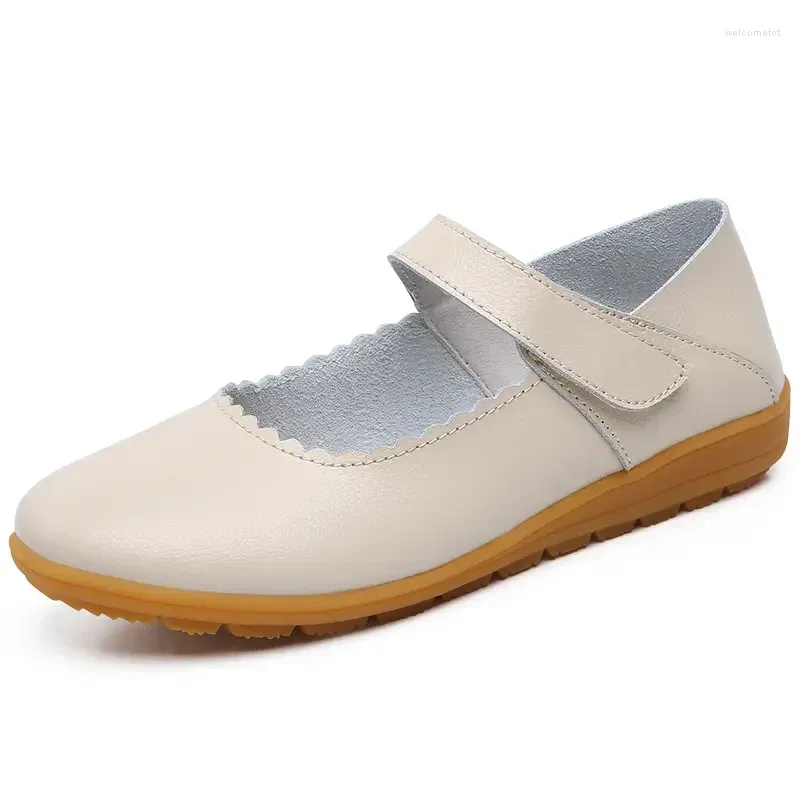 Single shoe beige