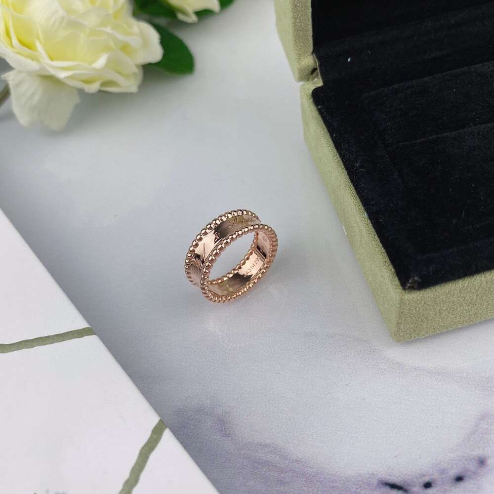 Rose gold signature