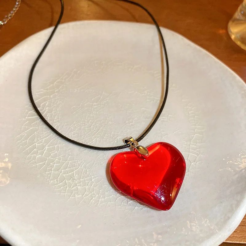 Metal Color:red heart necklace