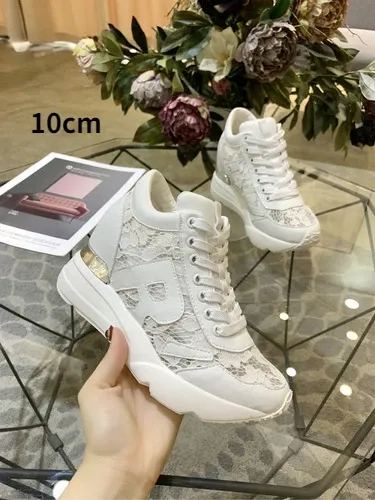 White lace 10cm