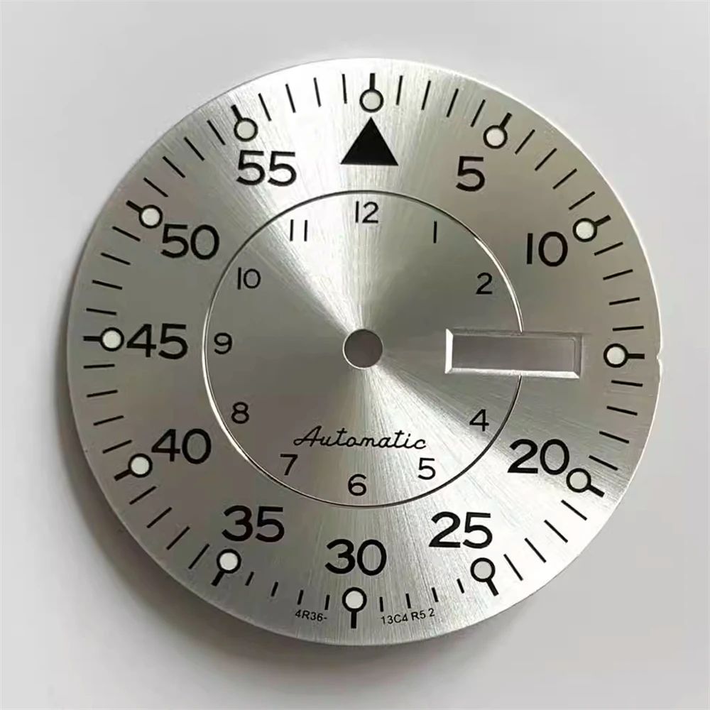 Couleur: Silver S-Dial