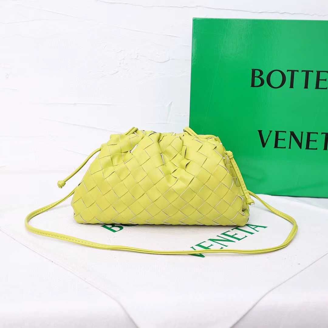 Avocado Green Small (22 x 13 x 5cm)