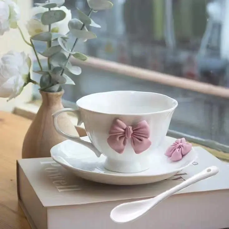 Cup and saucer spoon