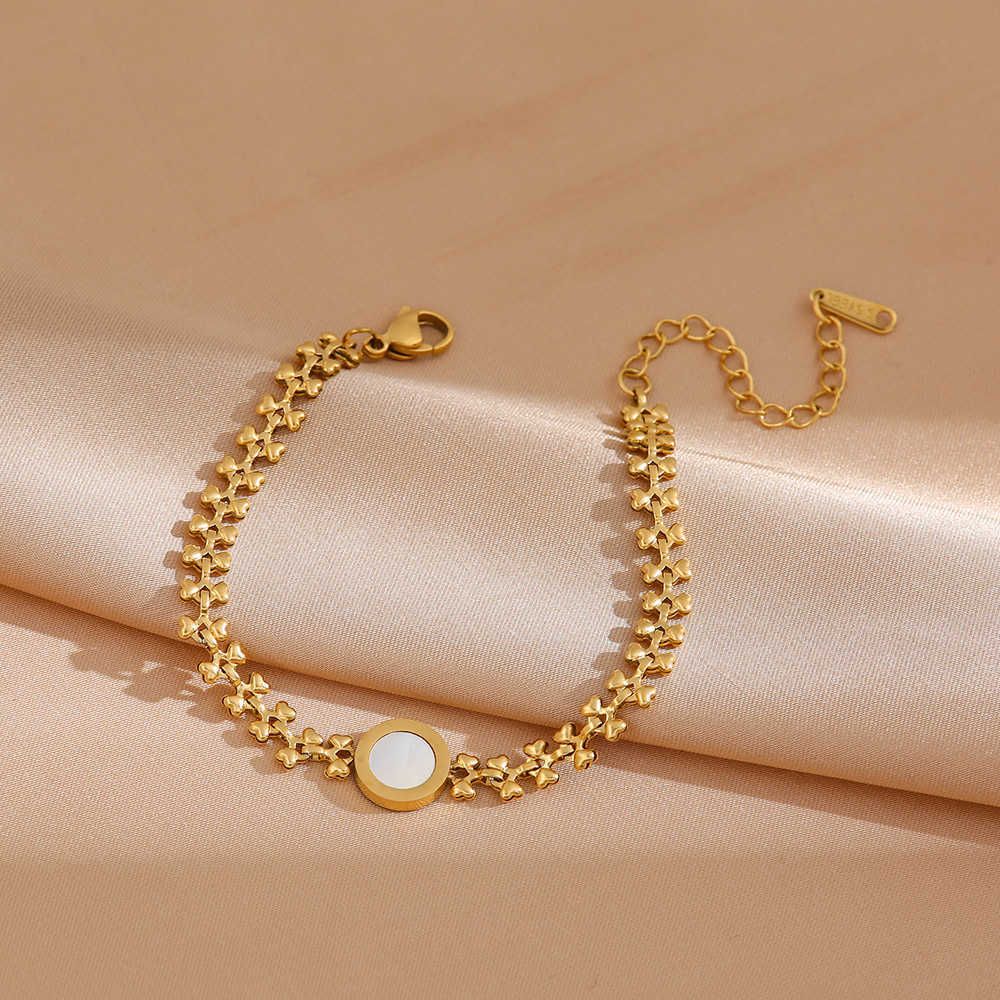 5177 Roman Round Ear Bracelet Gold