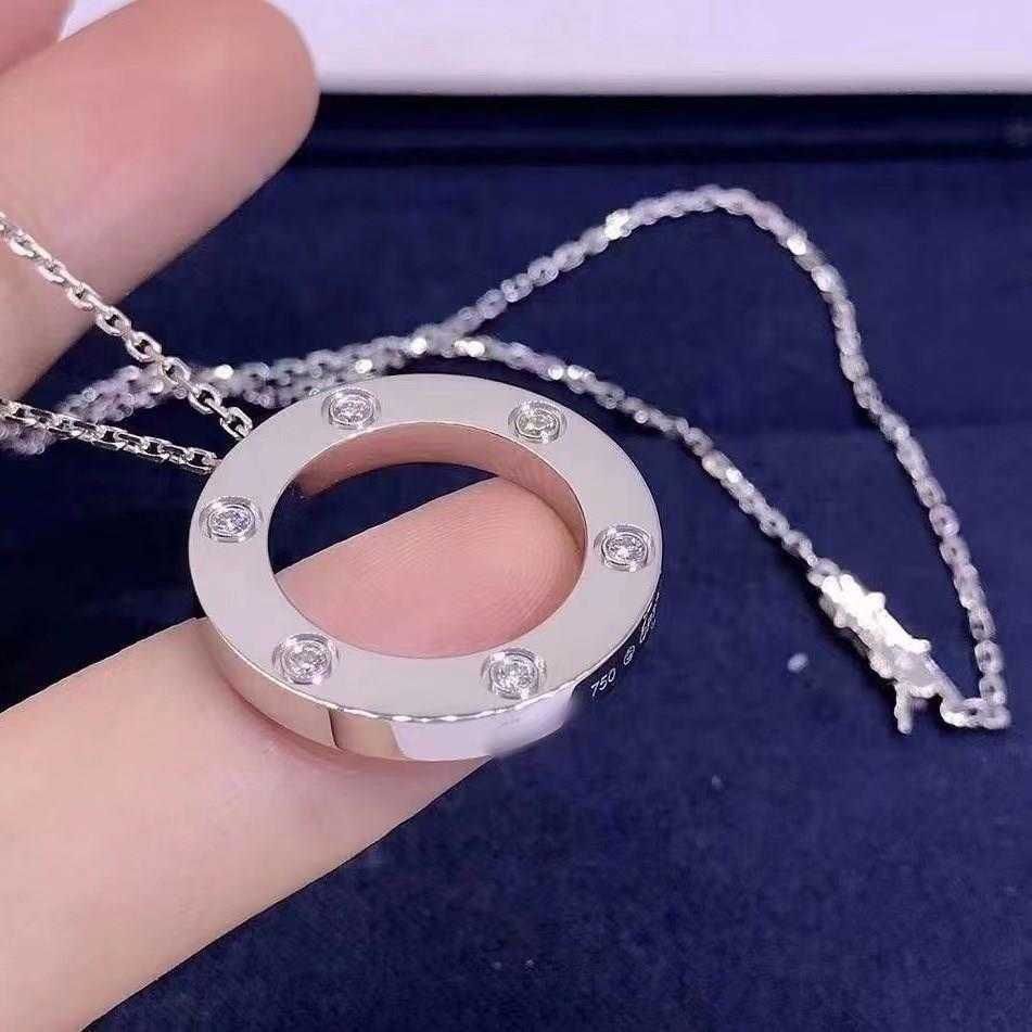 Se sei collana in oro bianco diamantato