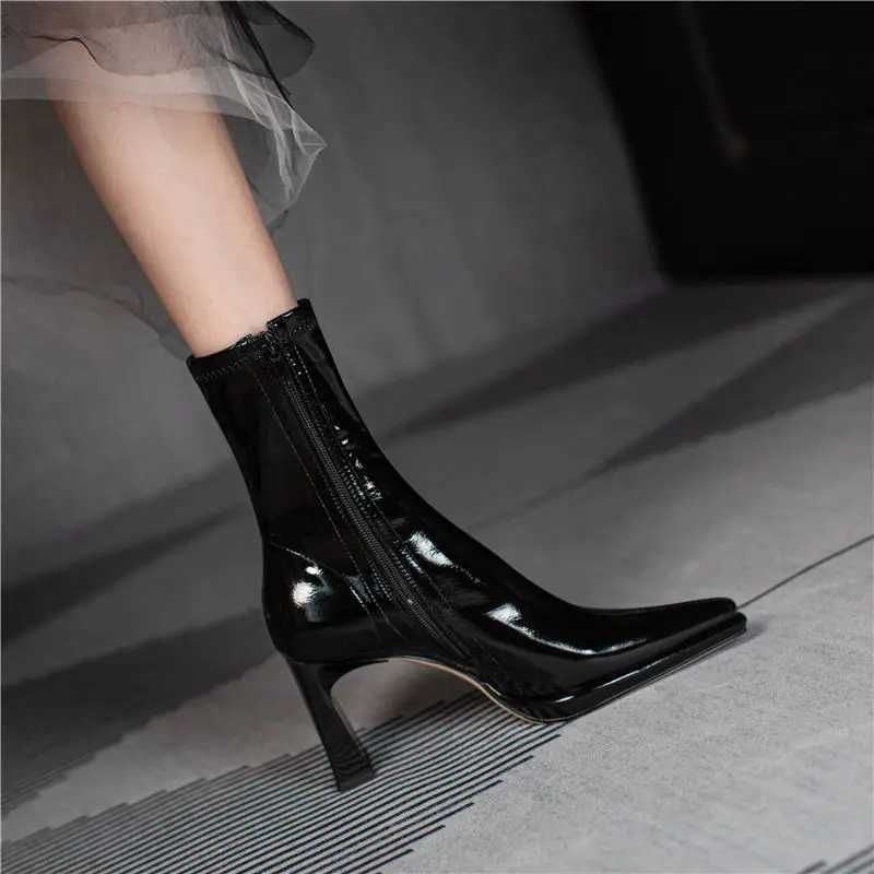 Black (heel 8cm)