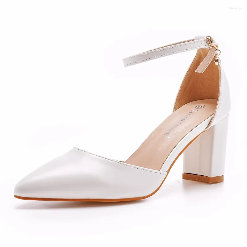 White 7.5cm heel