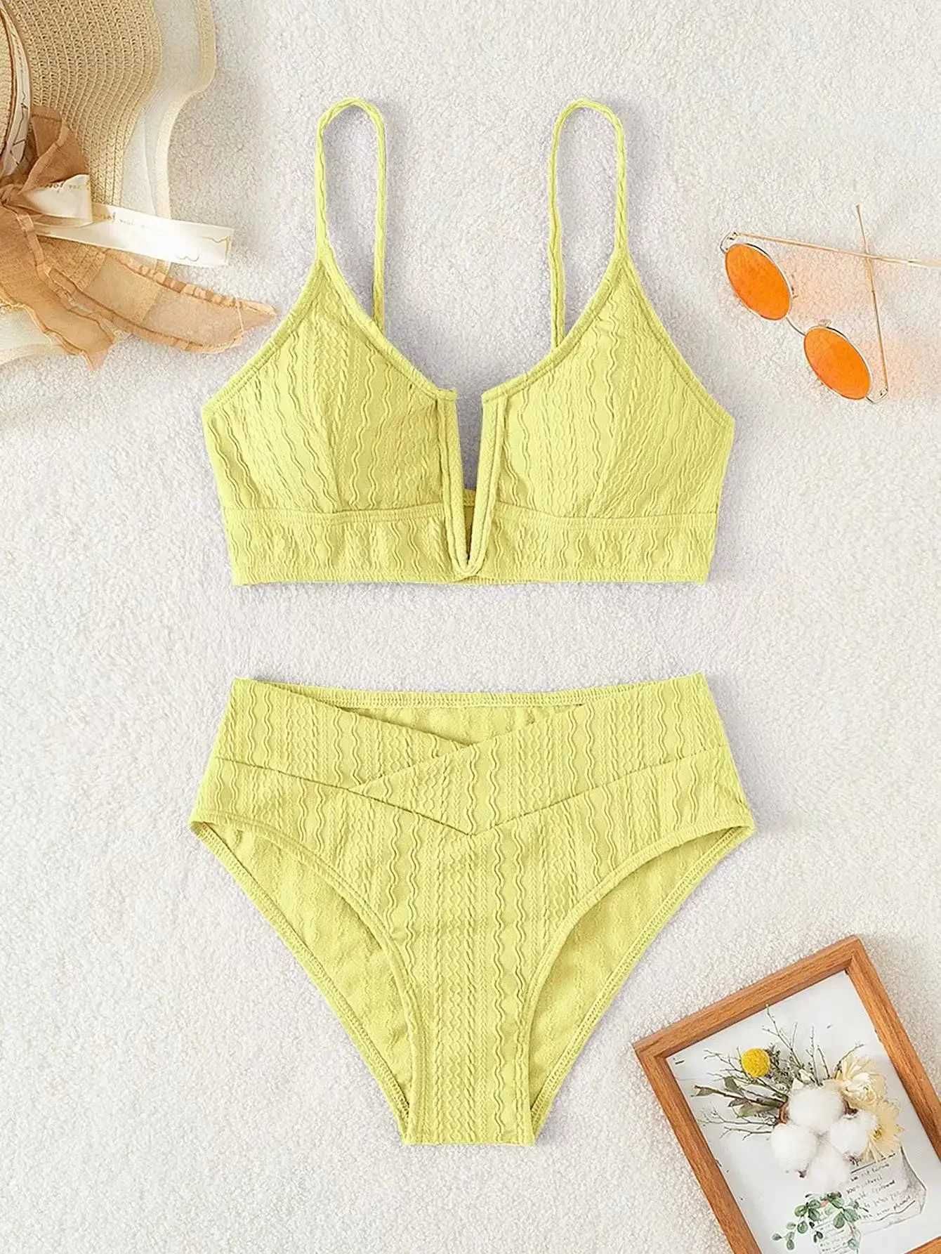 Yellow 153