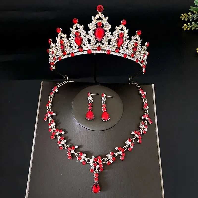 Set di collana rossa