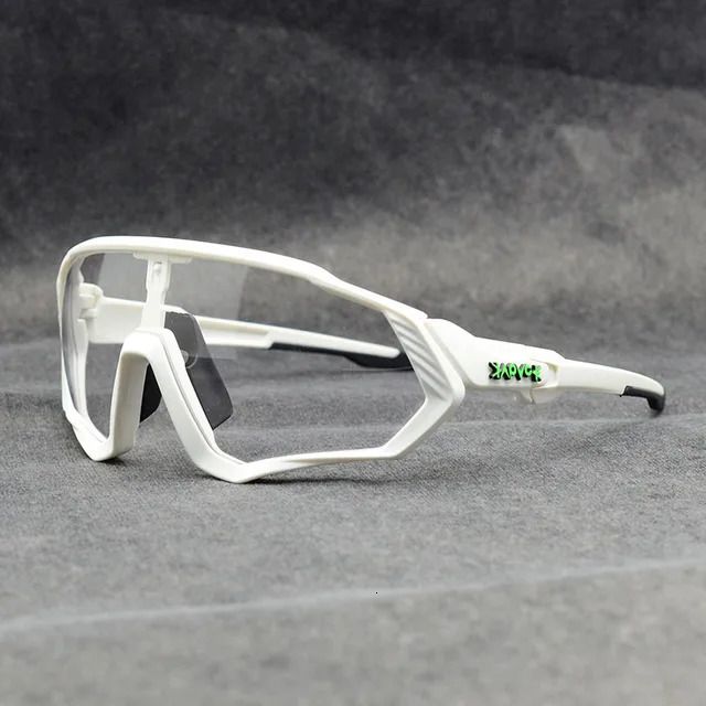 Photochromic C17