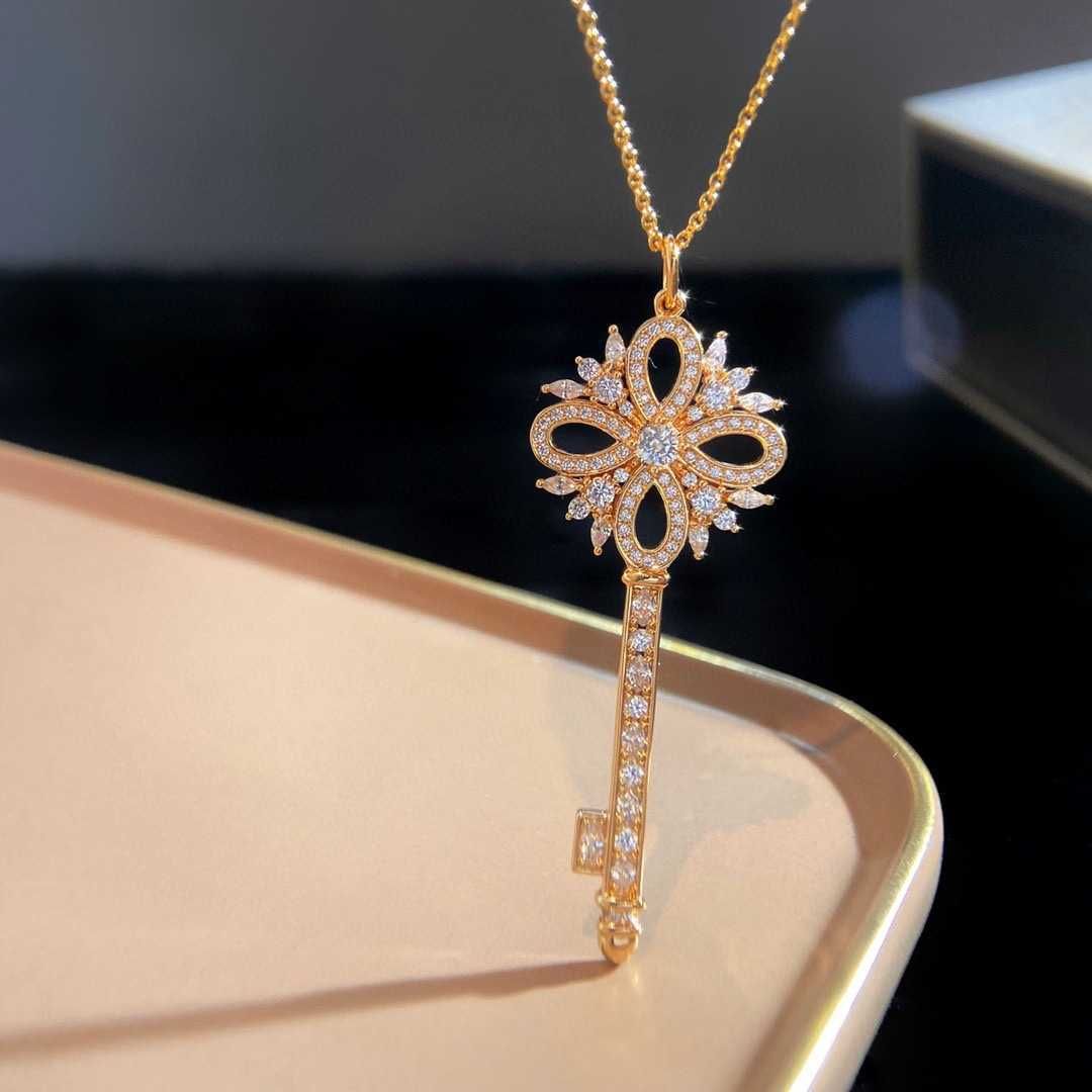 Victoria Key Necklace Rose Gold 45 cm