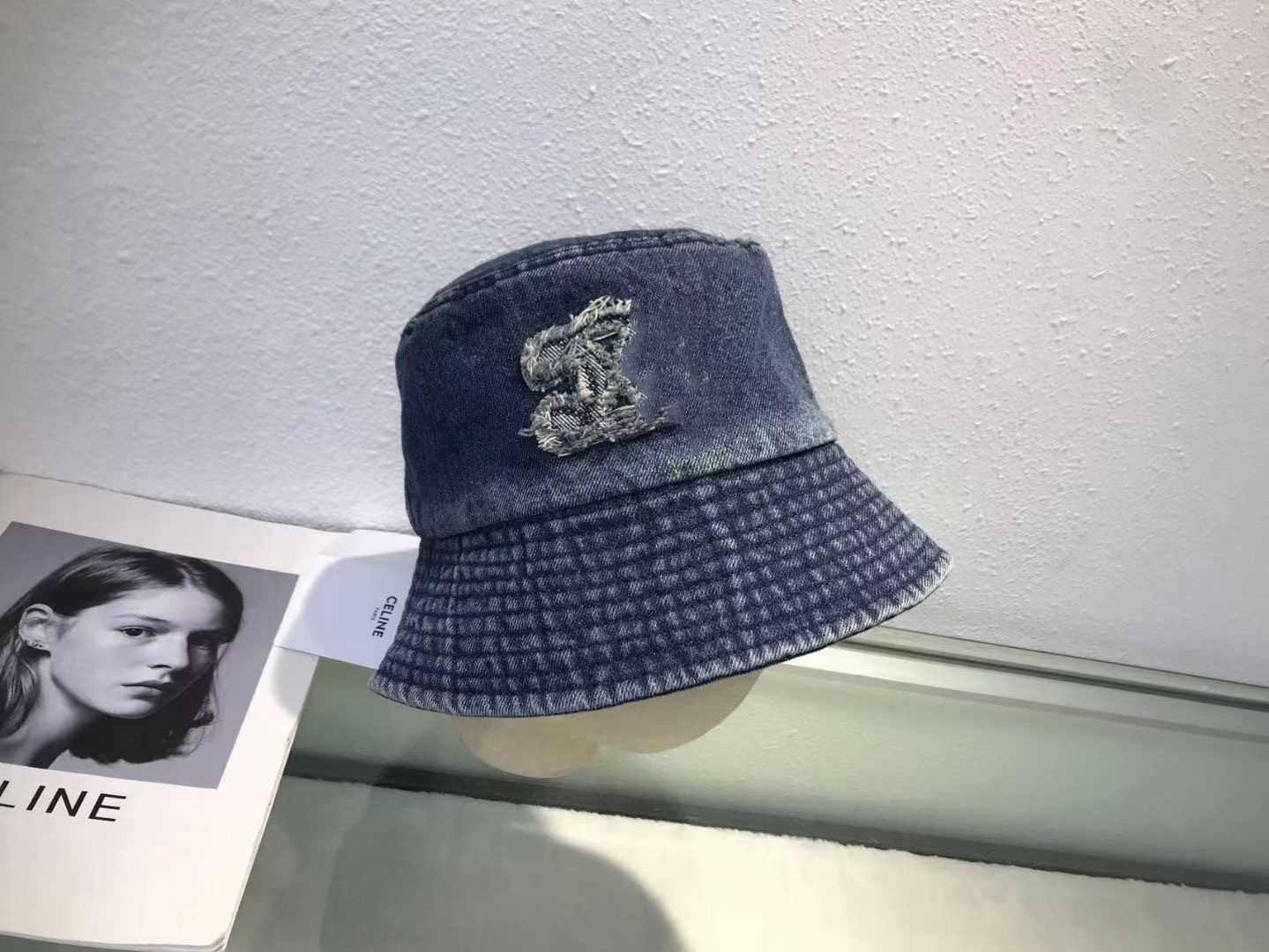 Un jean bleu