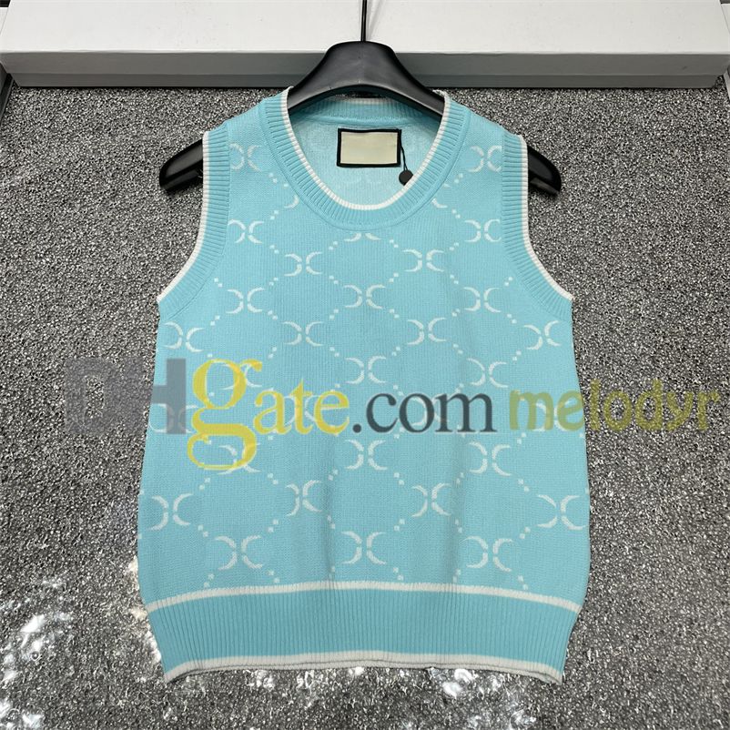 Vest-light blue