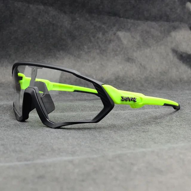 Photochromic C23