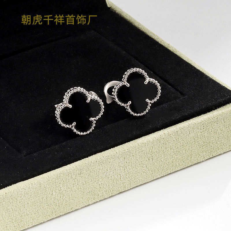 Or Blanc Style Calcédoine Noire Oreille