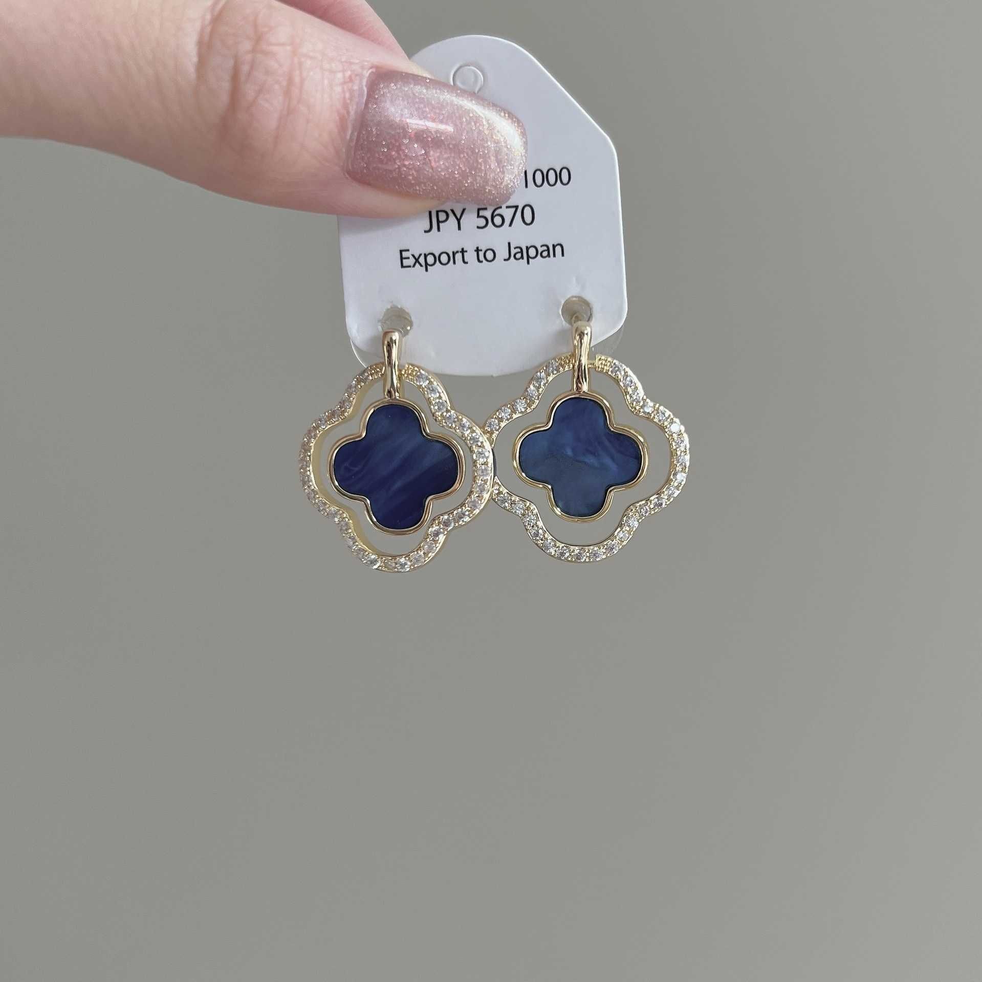 Boucles d'oreilles en résine bleue