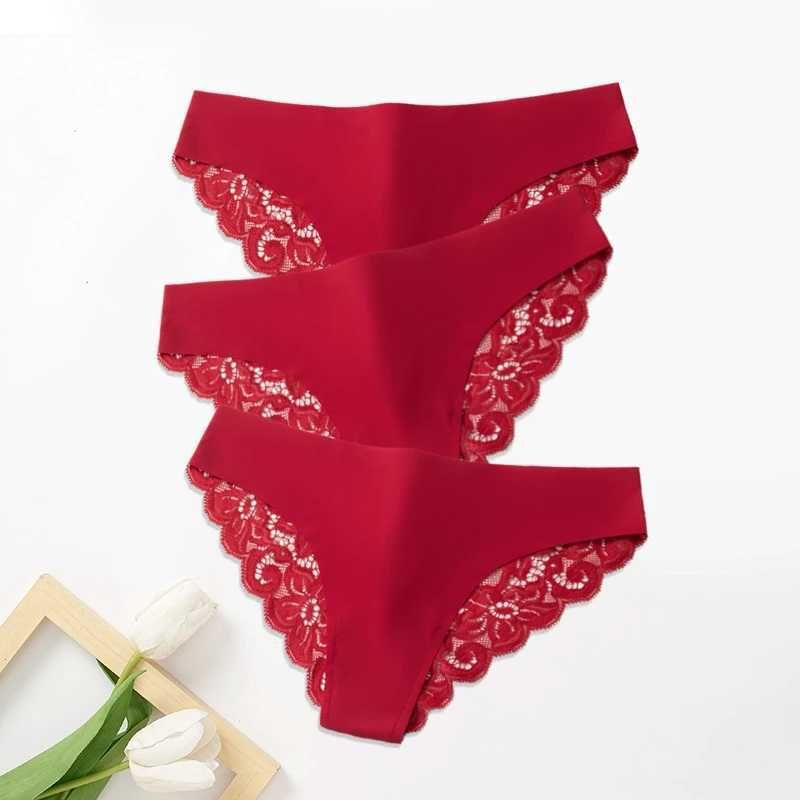 3 Pieces of Lace Underwear 11