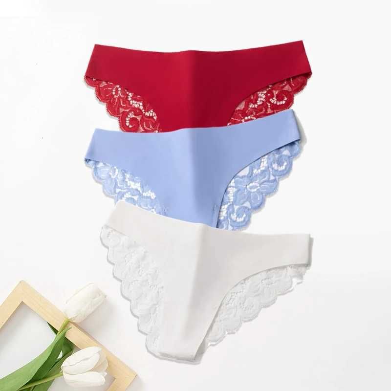 3 Pieces of Lace Underwear 09