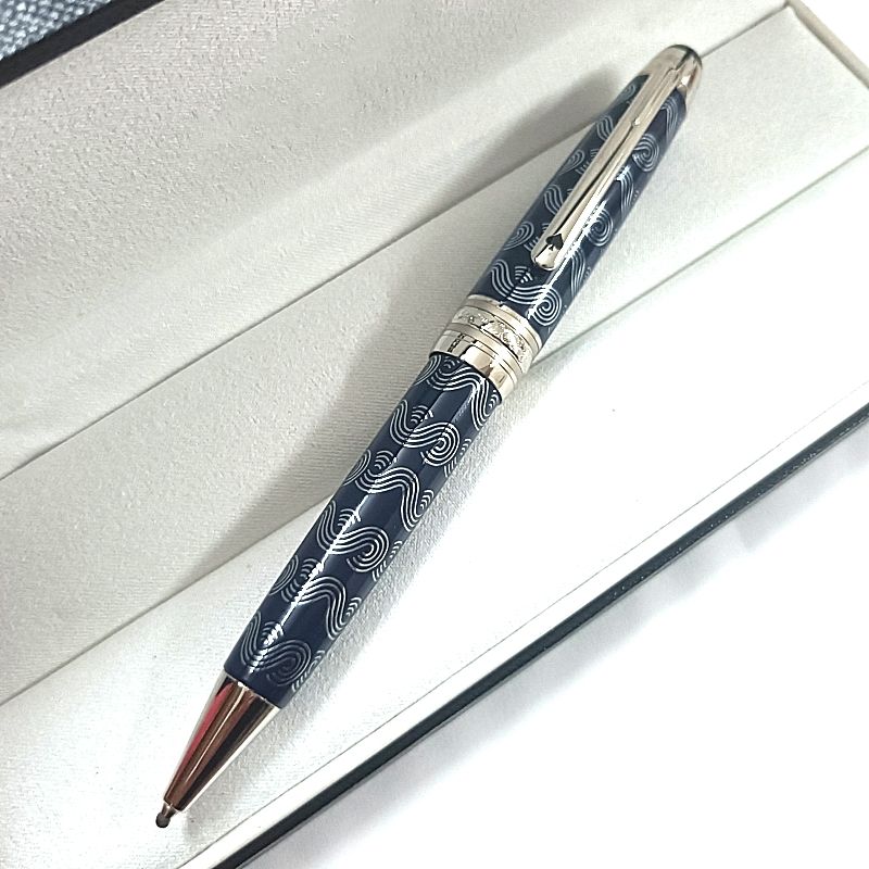 Niebieski długopis