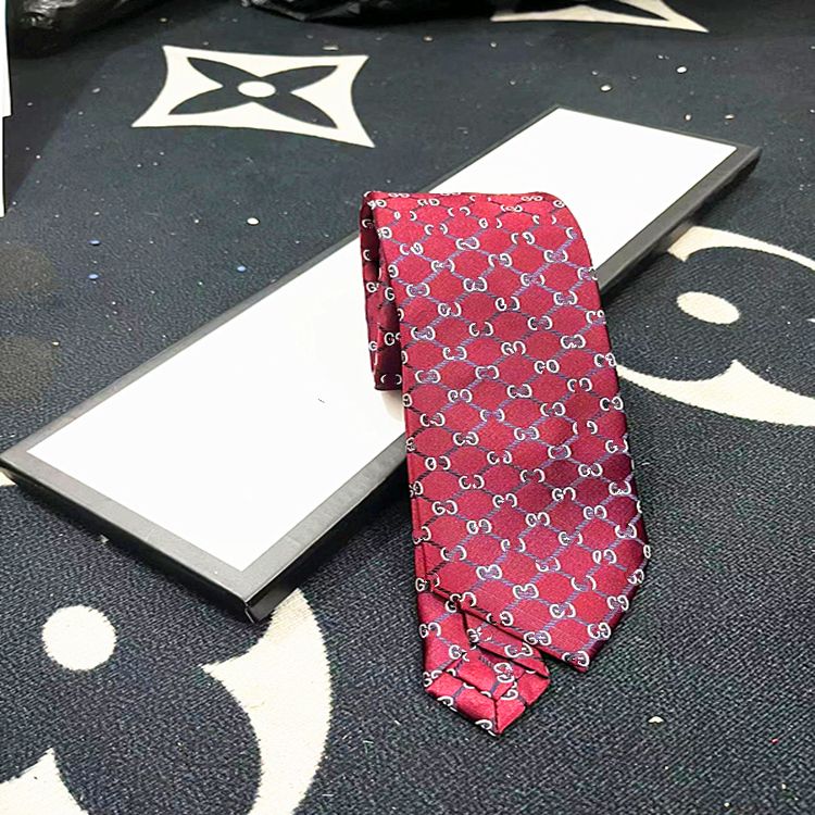 7 Tie + boîte