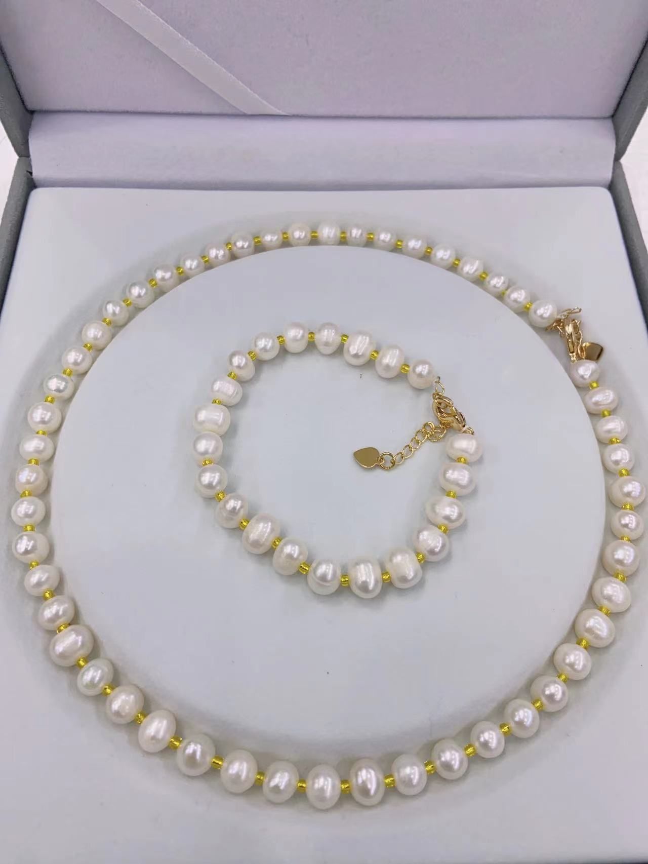 White Pearl Gold Beads Free Velvet Box