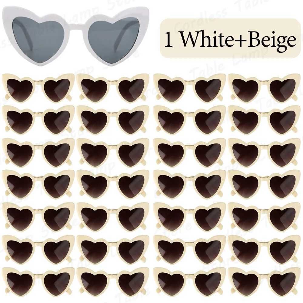 1. bianco e beige