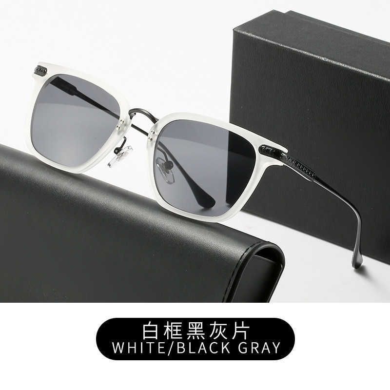 C4 White Frame Black Grey Slice