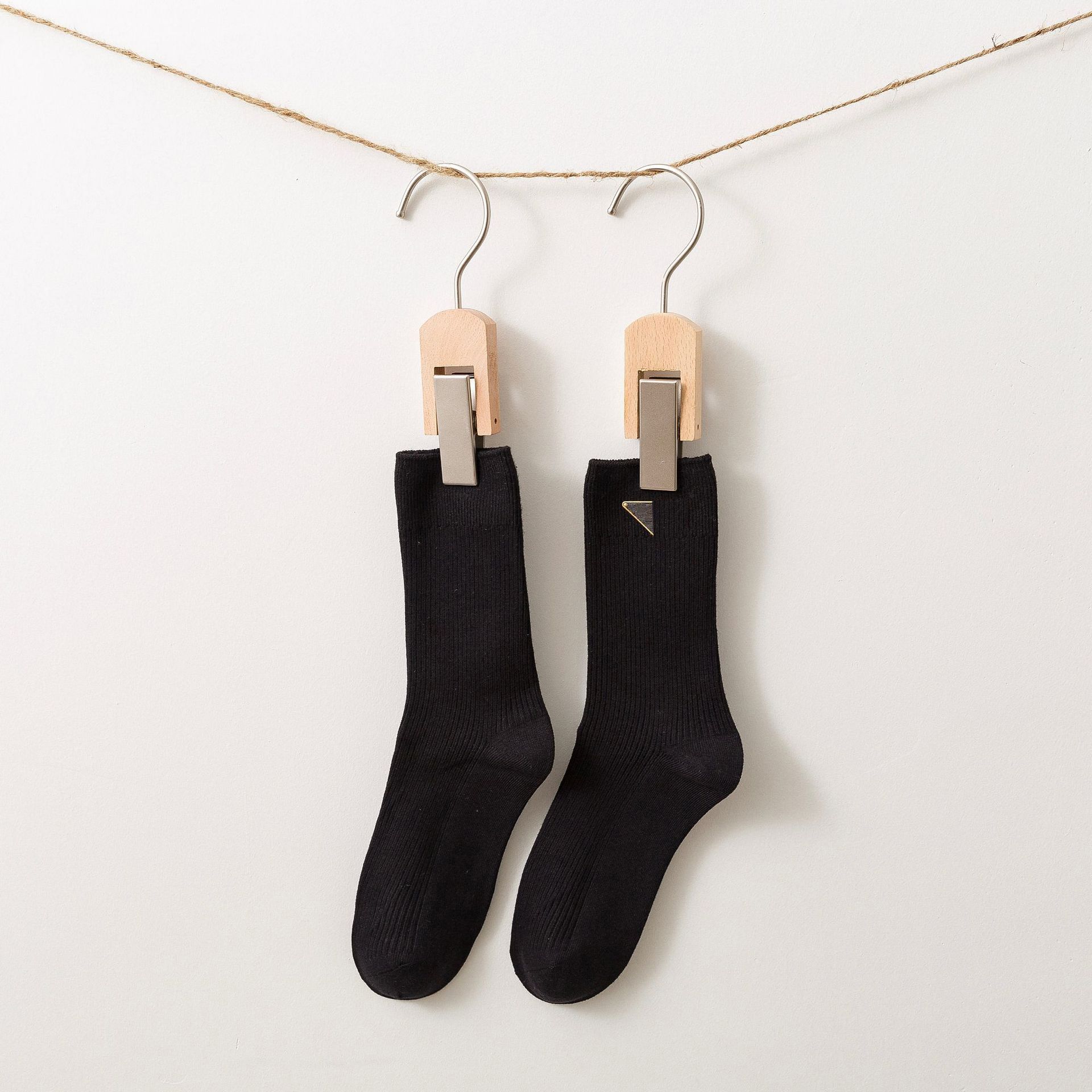 Mid-length socks 03