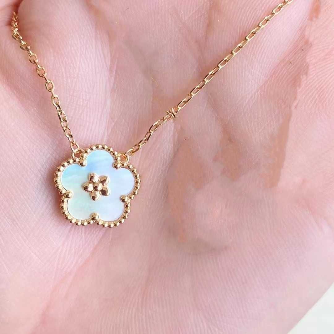 Collier de fleurs Rose Gold