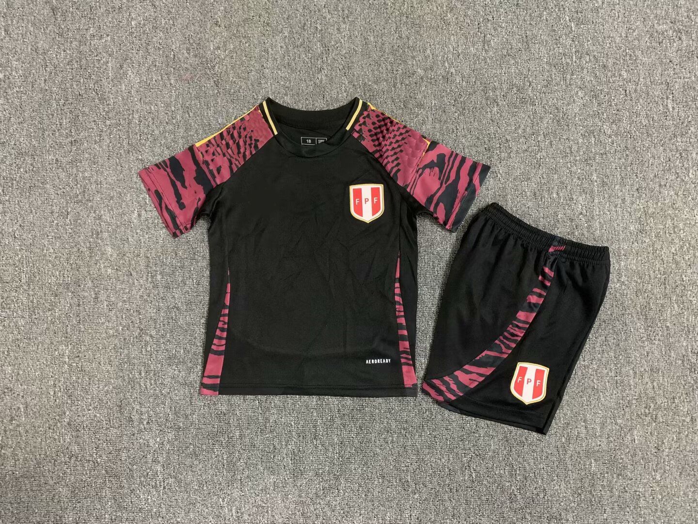 24/25 away children Kit