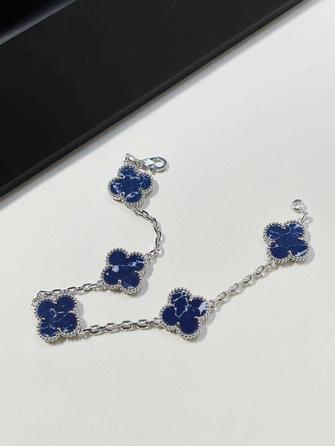 Peter Stone Five Flower Bracelet