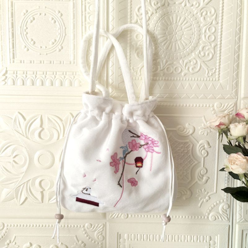 Fluffy rounded corner bag + embroidered