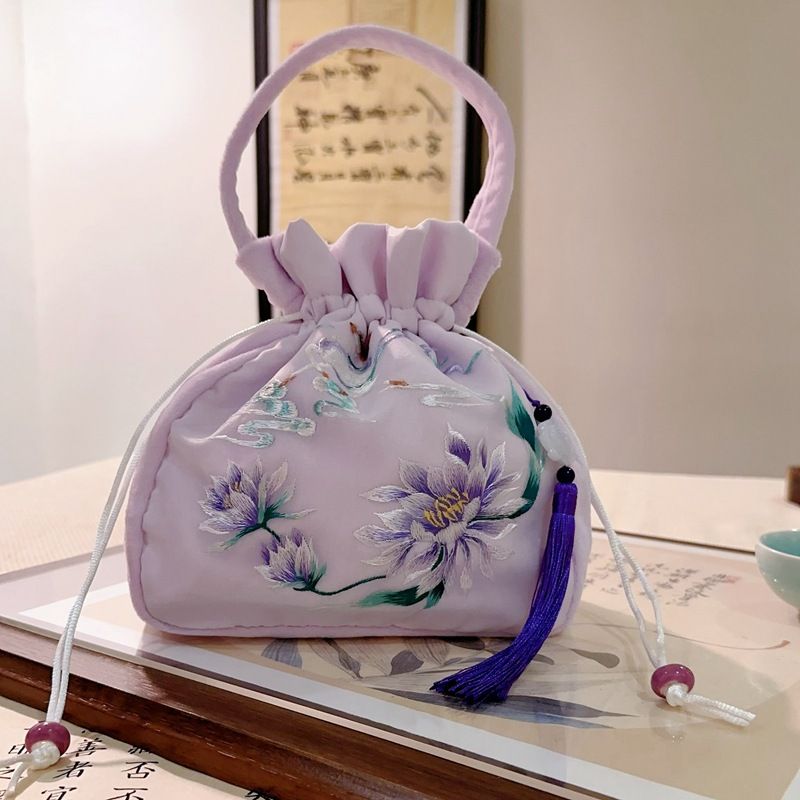 Plush bucket bag + purple auspicious clo