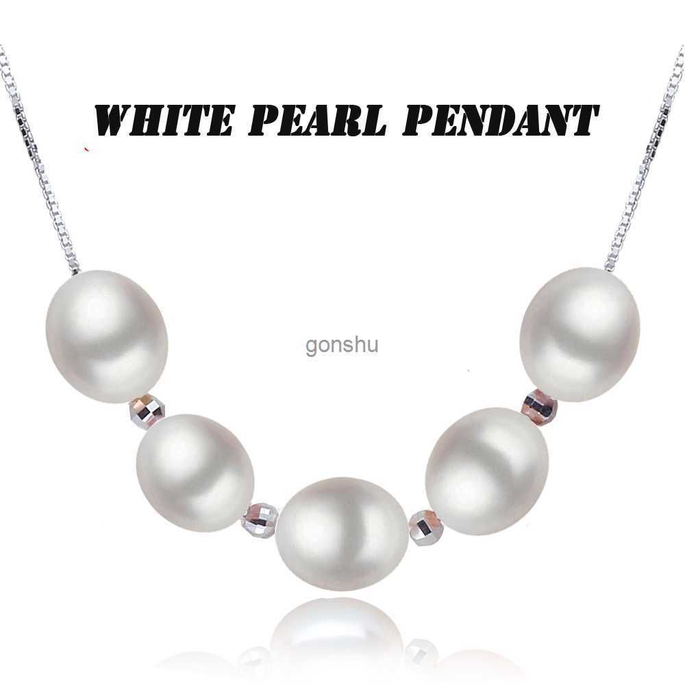 Pendant des perles blanches