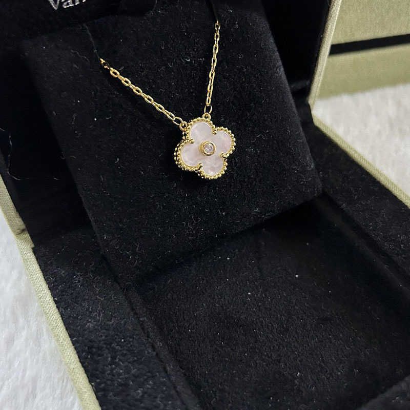 White Beidai Diamond Gold-925 Silver