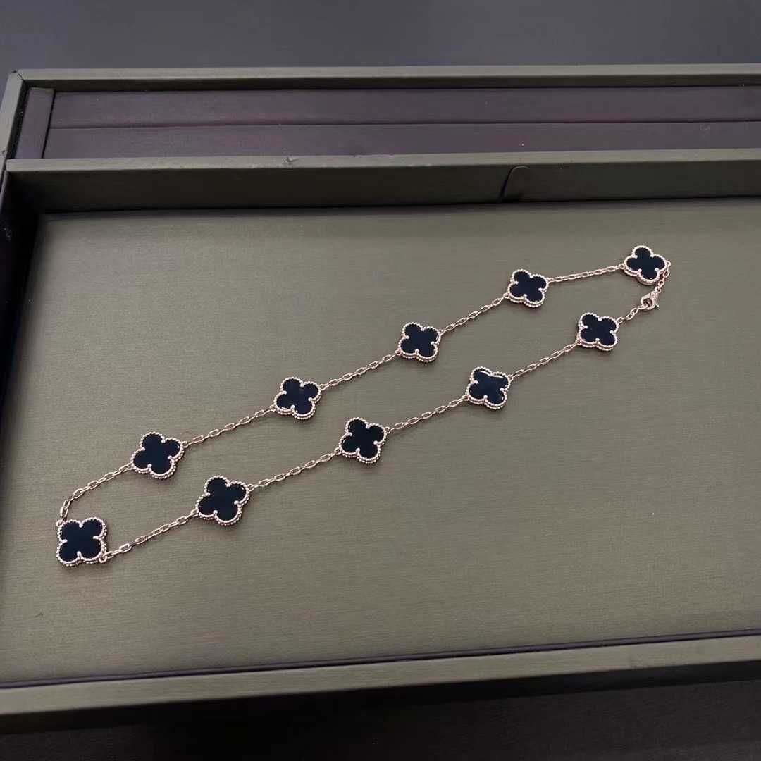 Zehn-Blumen-Halskette aus schwarzem Achat (Rose