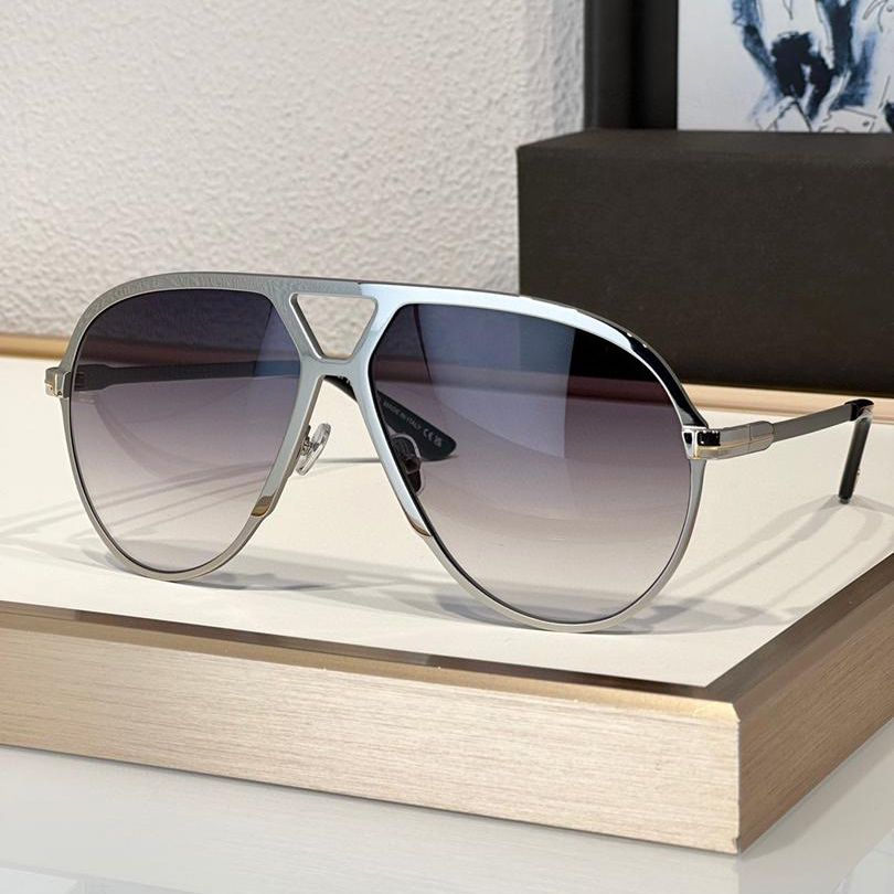 Silver frame Gradient grey lens