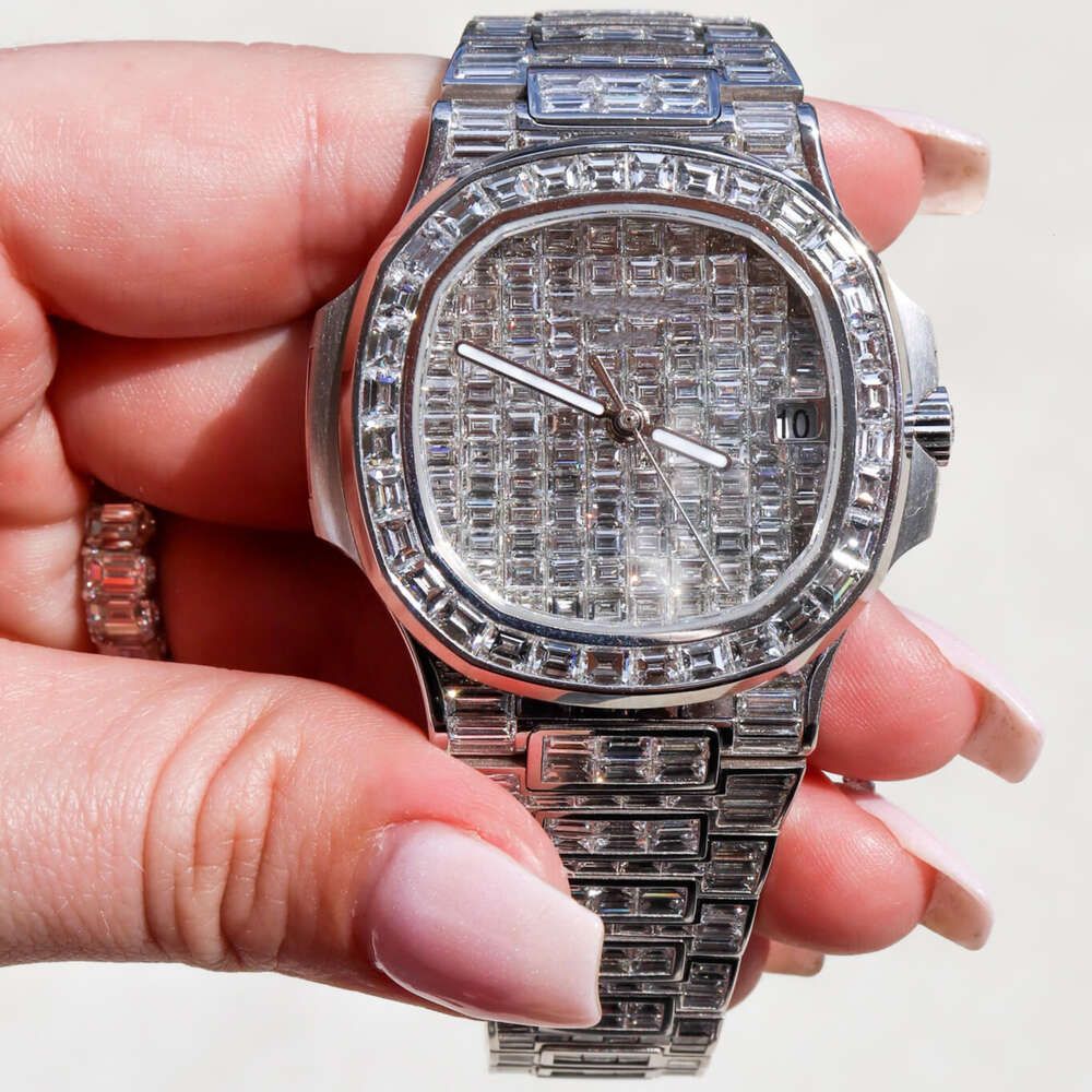 silbereifte Diamond Watch