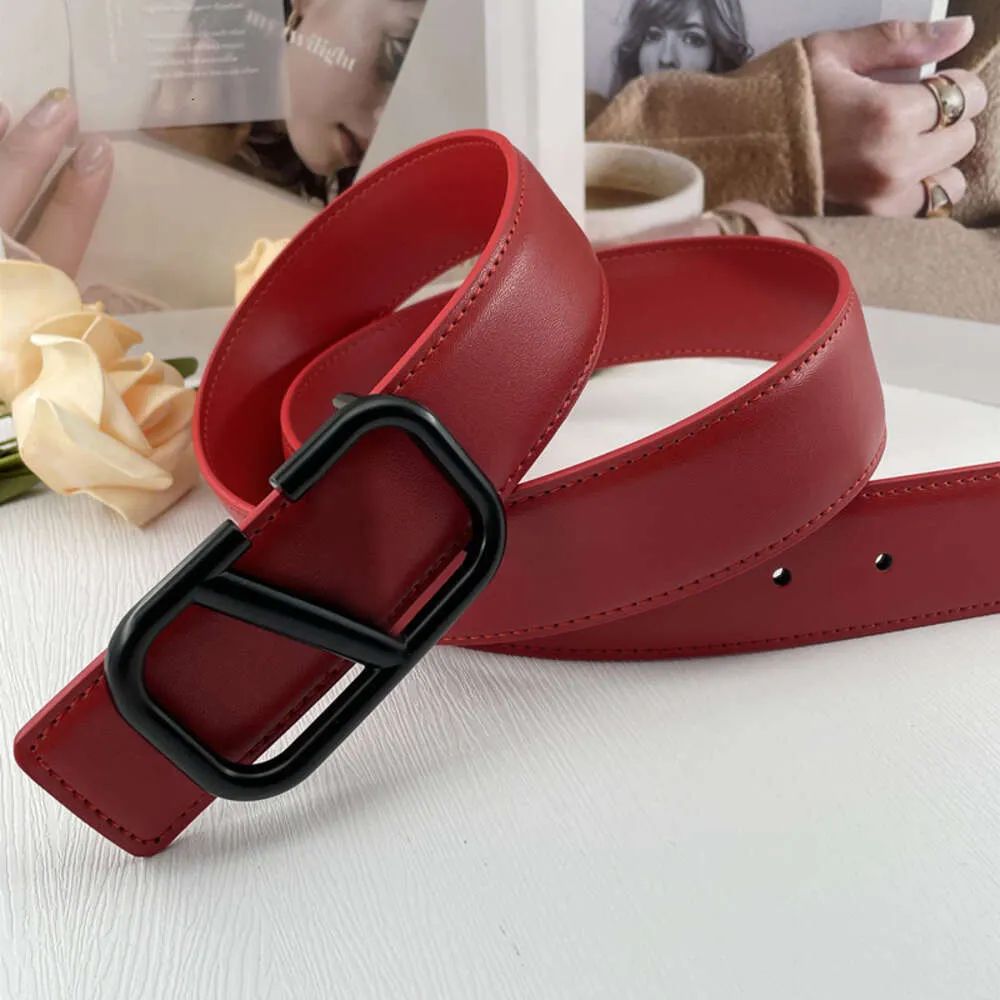 red v black buckle