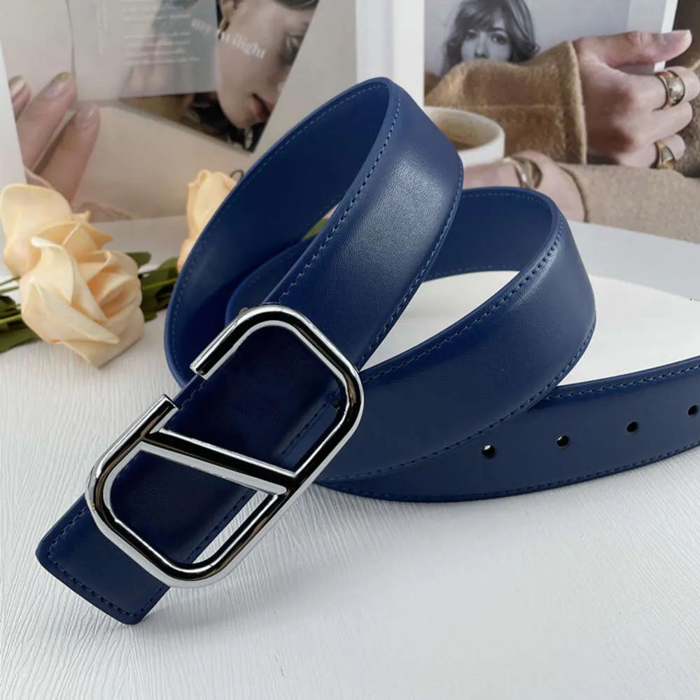 blue v silver buckle