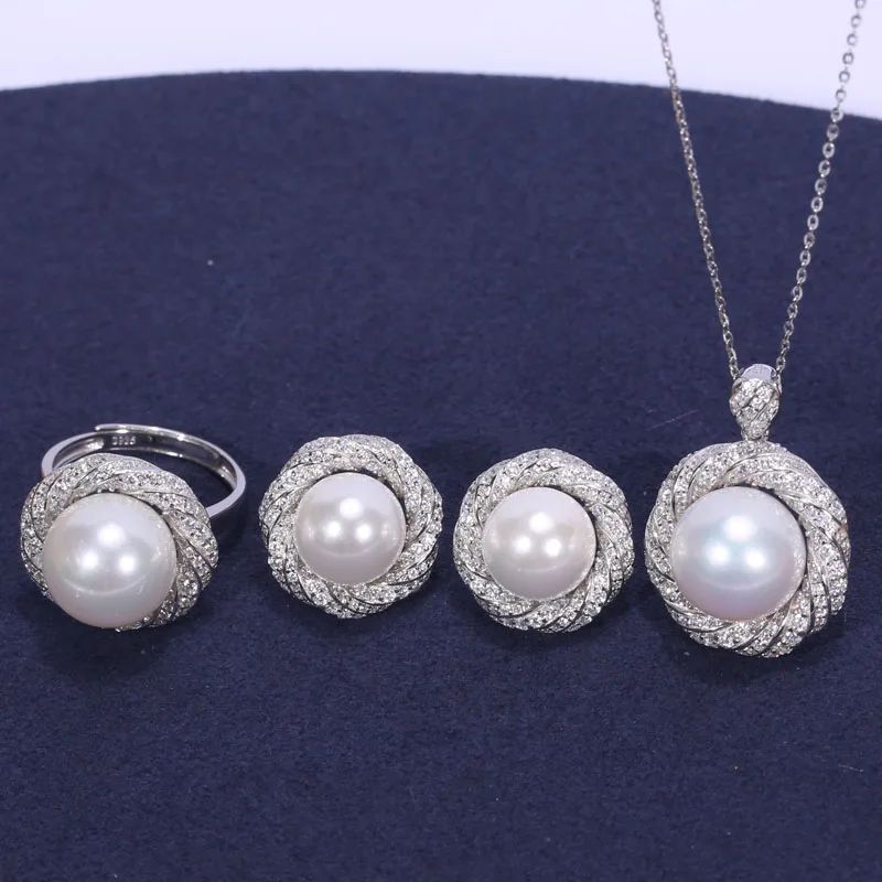 Gem Color:Set with white pearl