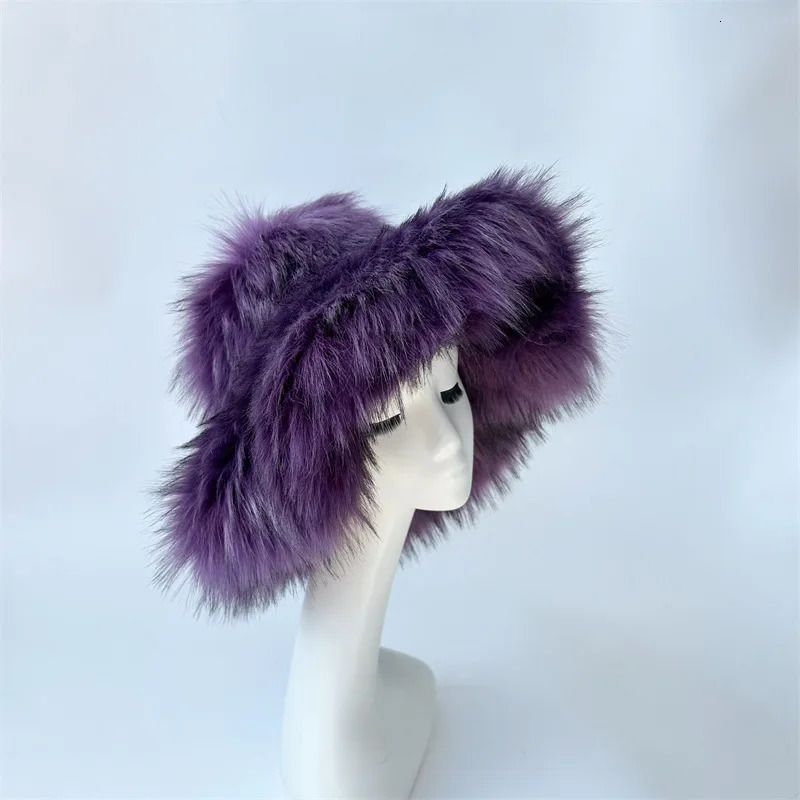 Фиолетовый меховой шляп