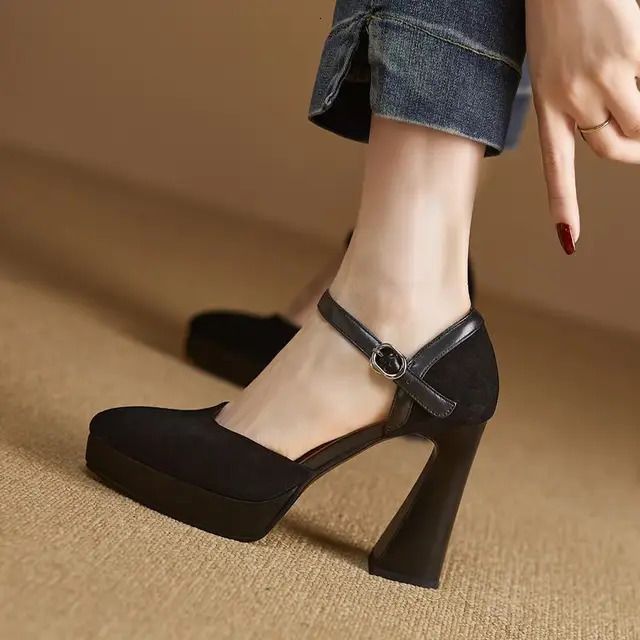 Black (heel 10cm)