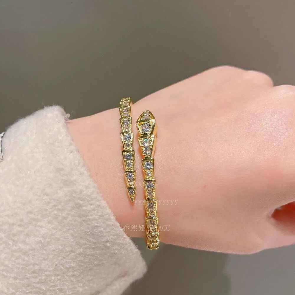 Slangenbot armband in goud