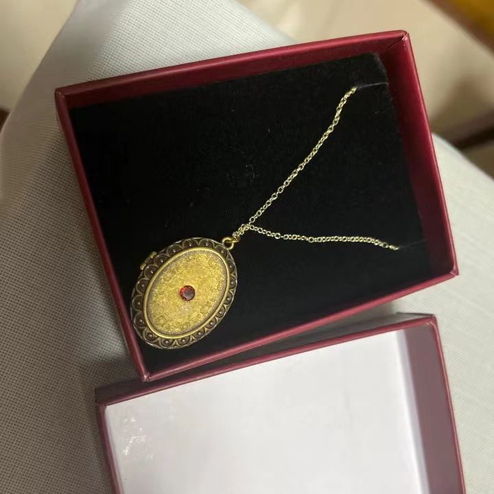 No.14 necklace with box