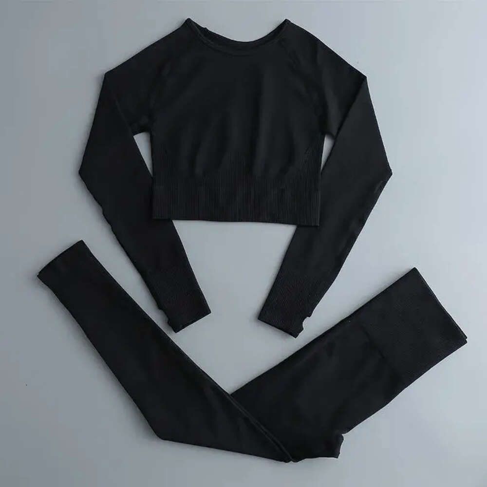 C19(shirtsPants black)