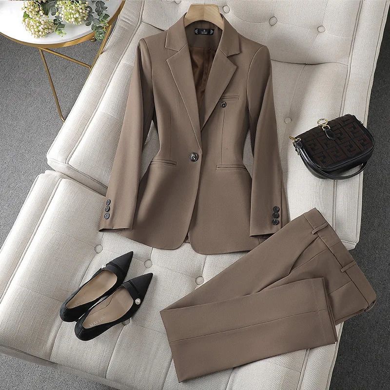 Brown Blazer Hosen